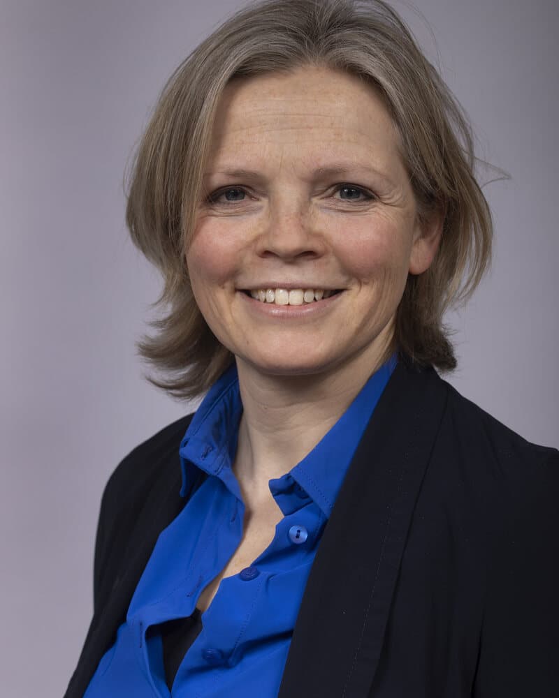 Dr. Carla van Gils